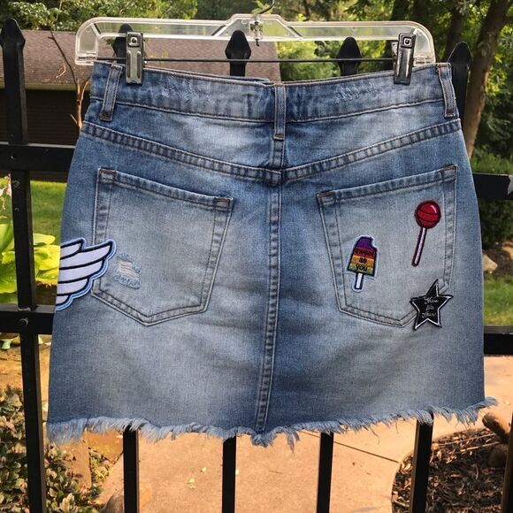 Forever 21 denim skirt w/patches and raw hem - Picture 3 of 4